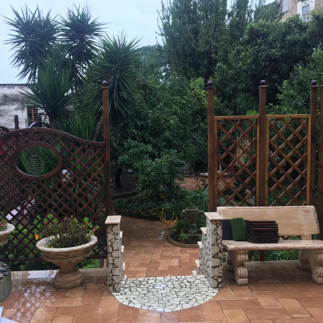 Il Giardino Di Daphne Bed & Breakfast เนเปิลส์ ภายนอก รูปภาพ