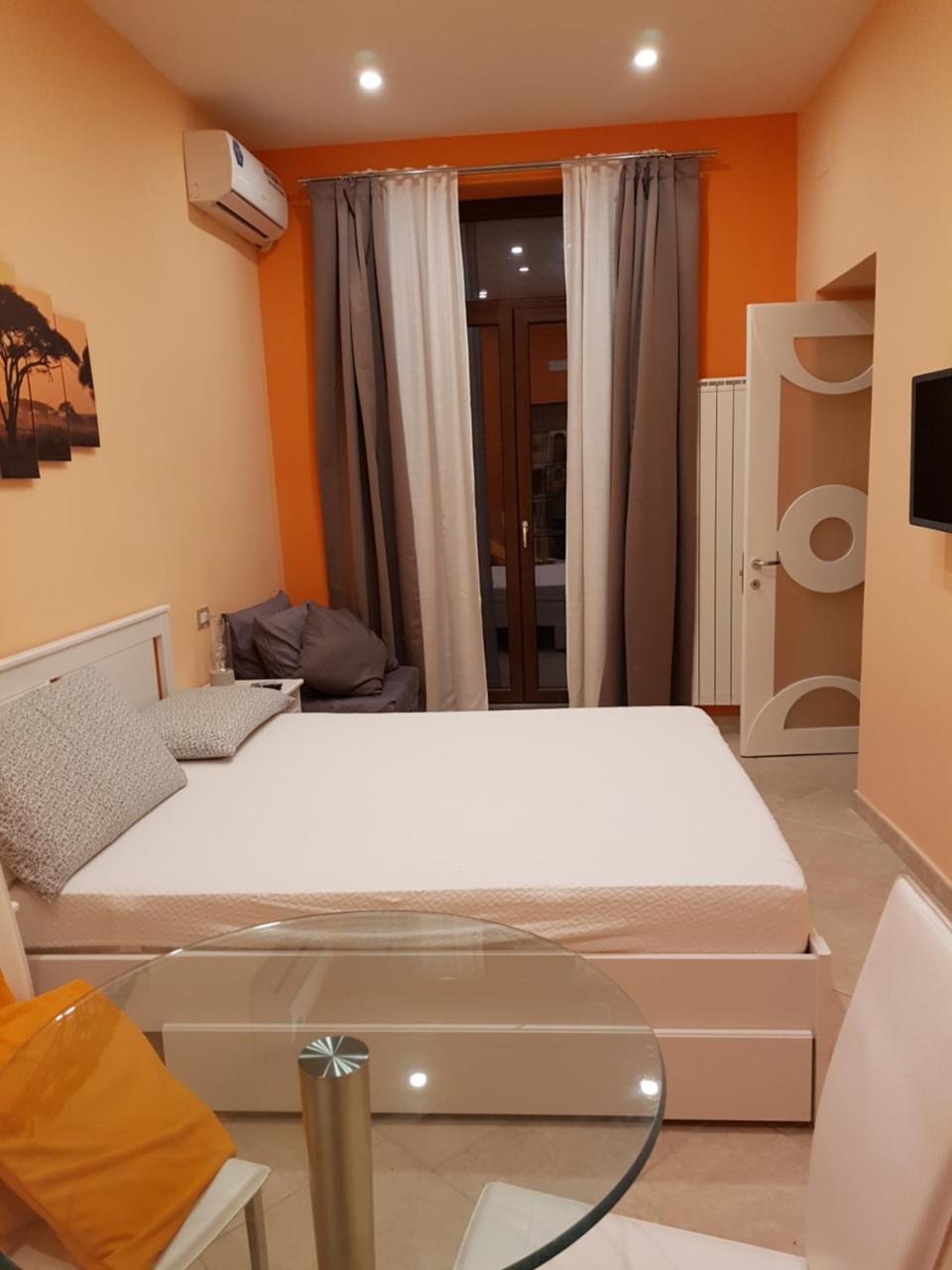 Il Giardino Di Daphne Bed & Breakfast เนเปิลส์ ภายนอก รูปภาพ