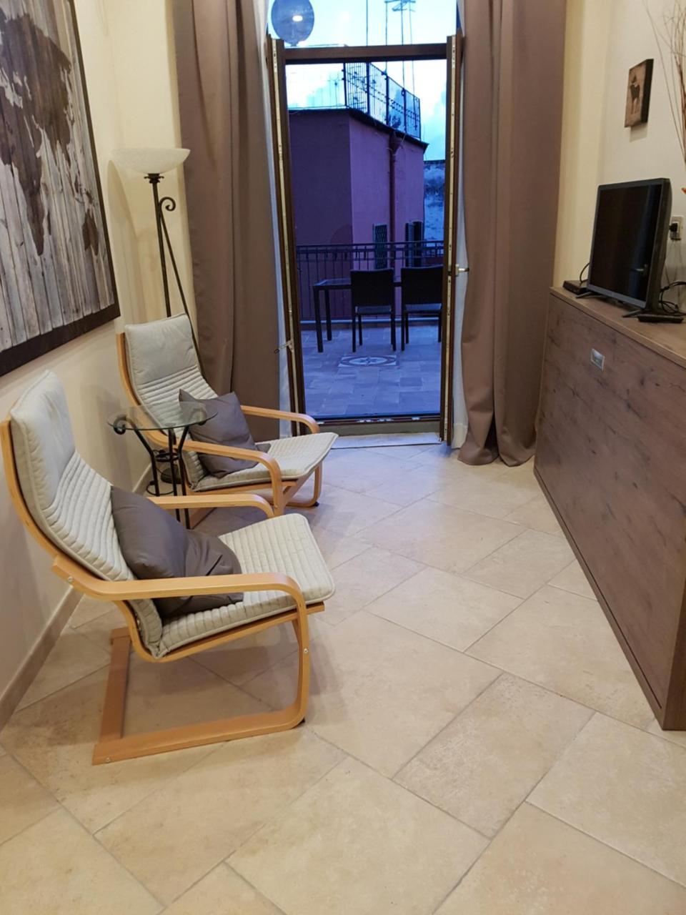Il Giardino Di Daphne Bed & Breakfast เนเปิลส์ ภายนอก รูปภาพ