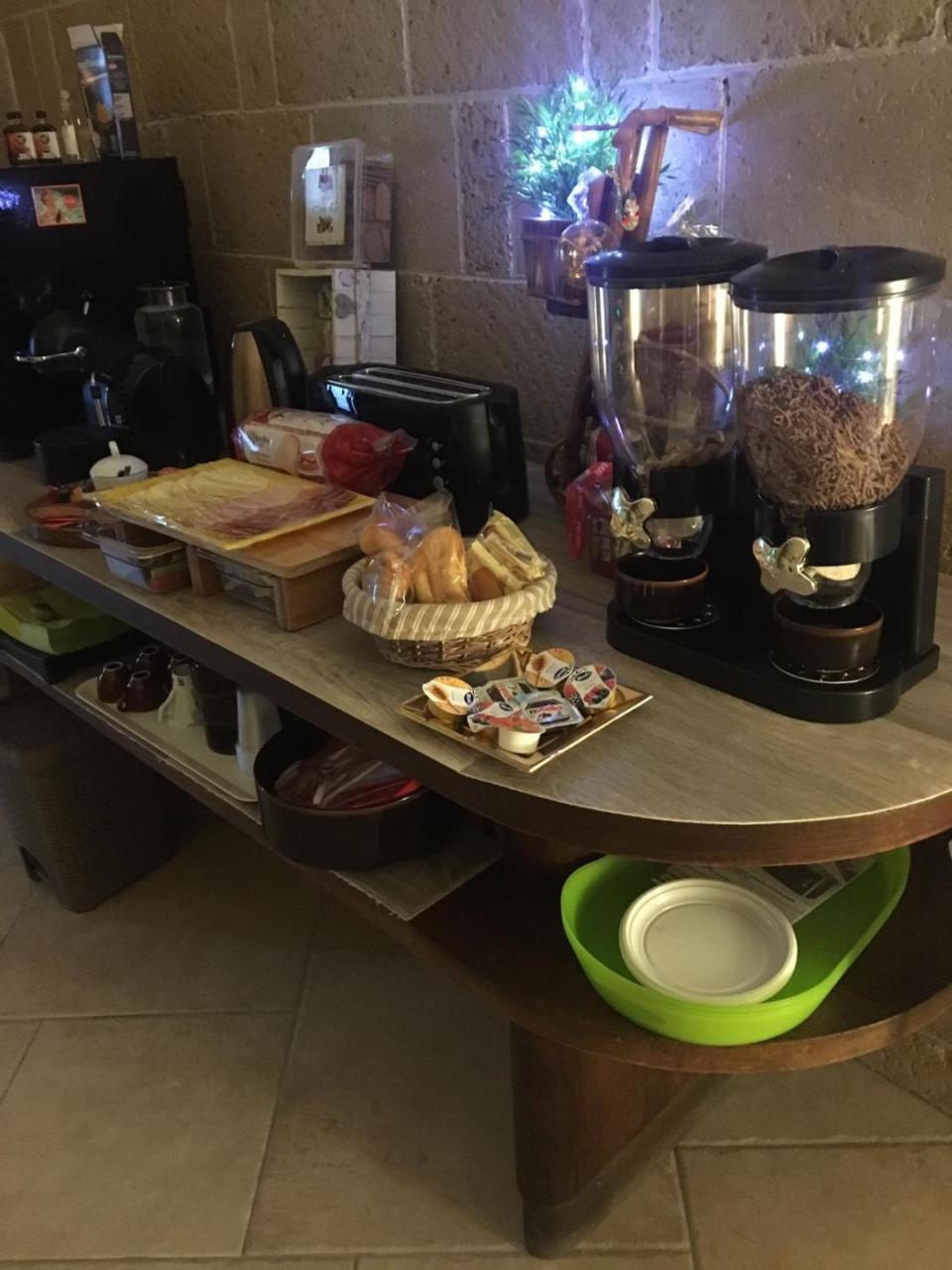 Il Giardino Di Daphne Bed & Breakfast เนเปิลส์ ภายนอก รูปภาพ